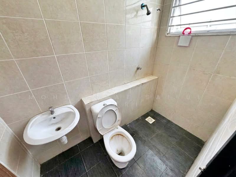 Rumah Teres 2 Tingkat untuk Dijual di Bandar Baru Bangi (Selangor) - Mohd Aizat Saiful Bahri - Bathroom - PropertyGuru.com.my
