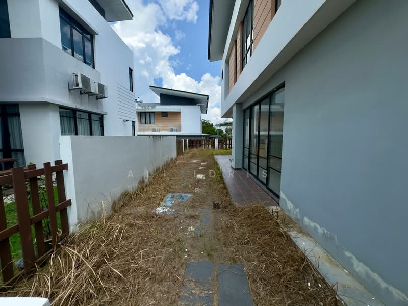 Rumah Berkembar untuk Dijual di Setia Ecohill (Semenyih) - Ali Idris - Exterior - PropertyGuru.com.my