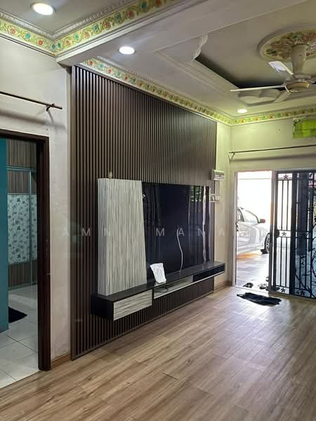 1-storey Terraced House for Sale in Klang (Selangor) - Amni Manan - Living Room - PropertyGuru.com.my