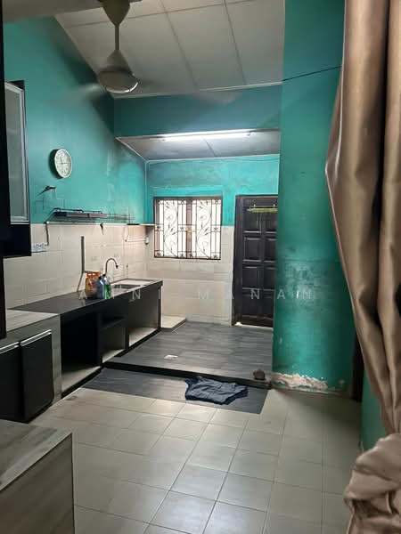1-storey Terraced House for Sale in Klang (Selangor) - Amni Manan - Kitchen - PropertyGuru.com.my