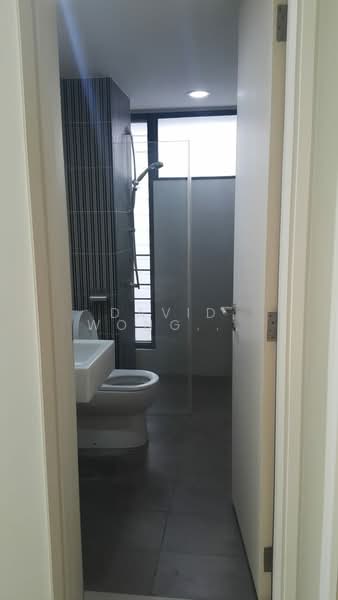Servis Apartment untuk Dijual di Jaya One Residences - David Wong Lai Kwong - Bathroom - PropertyGuru.com.my