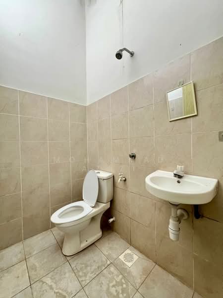 Terraced House for Sale in Balok (Pahang) - Mohammad Azizi - Bathroom - PropertyGuru.com.my