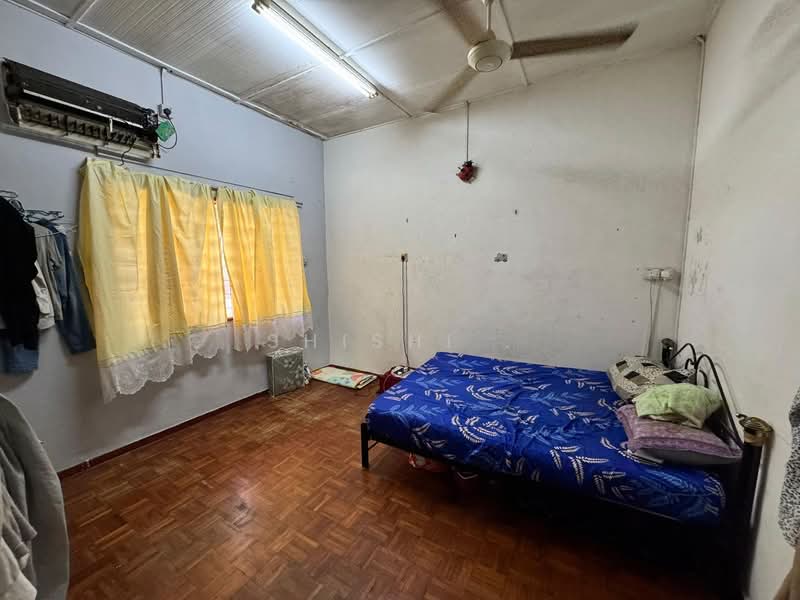 Rumah Berkembar untuk Dijual di Tebrau (Johor) - Shishi . - Bedroom - PropertyGuru.com.my