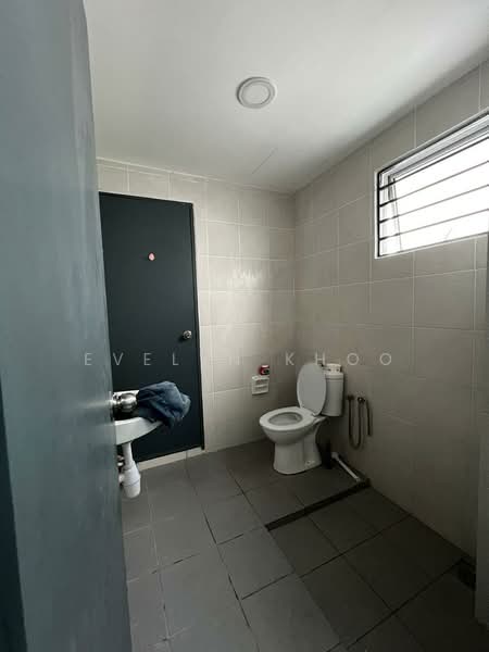 2-storey Terraced House for Rent in Taman Sari Alamanda (Serendah) - Evelyn Khoo - Bathroom - PropertyGuru.com.my