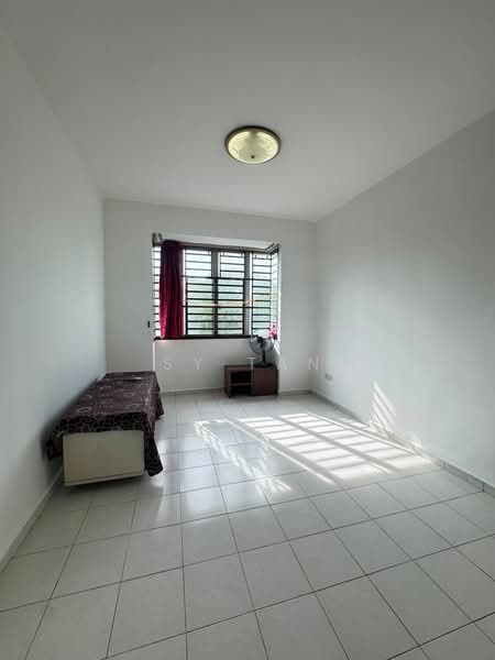 Servis Apartment untuk Dijual di Nusa Perdana Apartment - SY Tan - Bedroom - PropertyGuru.com.my