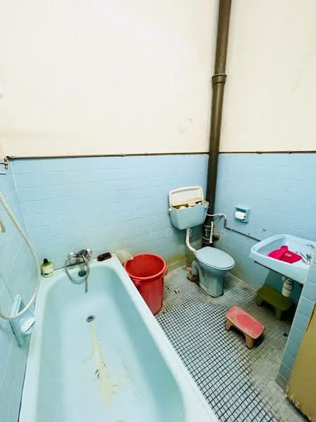 2-storey Terraced House for Sale in Taman Connaught (Cheras) - Ali Idris - Bathroom - PropertyGuru.com.my