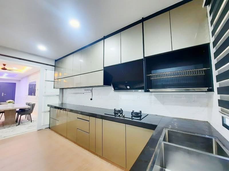 Terraced House for Sale in Bandar Putera 2 (Klang) - Zahiruddin Rahman - Kitchen - PropertyGuru.com.my
