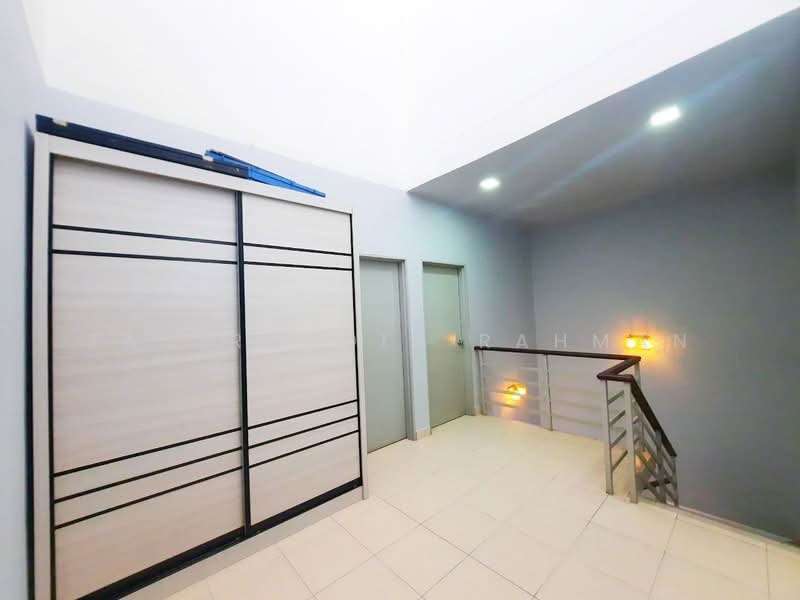 Terraced House for Sale in Bandar Putera 2 (Klang) - Zahiruddin Rahman - Corridor - PropertyGuru.com.my