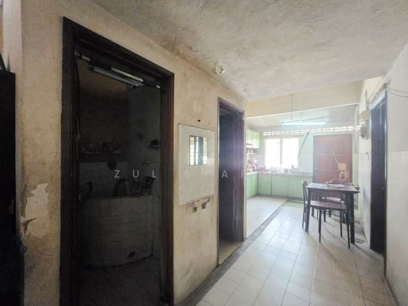 1-storey Terraced House for Sale in Taman Sri Segambut (Segambut) - Zul Syafiq - Corridor - PropertyGuru.com.my