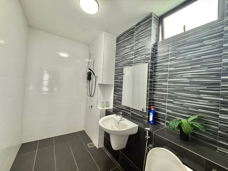 Servis Apartment untuk Disewa di Citywoods - Jennifer Tee - Bathroom - PropertyGuru.com.my