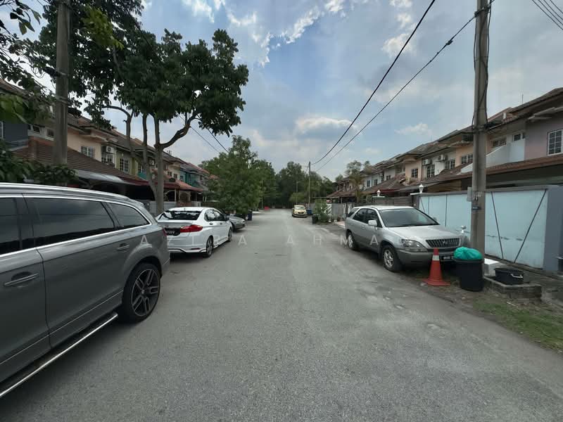 2-storey Terraced House for Sale in TAMAN PUCHONG UTAMA (Puchong) - Azira Ahmad - Exterior - PropertyGuru.com.my