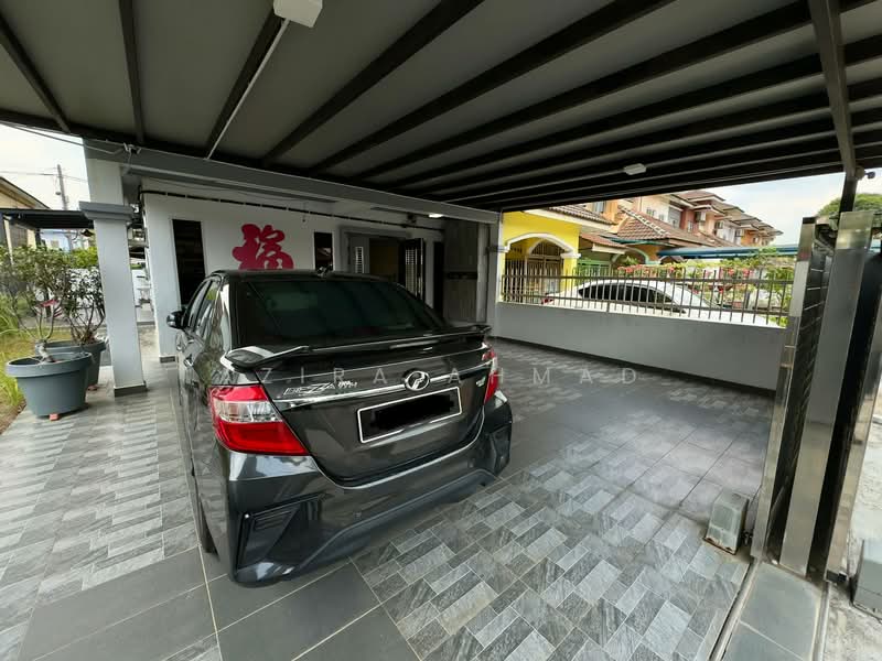 2-storey Terraced House for Sale in TAMAN PUCHONG UTAMA (Puchong) - Azira Ahmad - Exterior - PropertyGuru.com.my