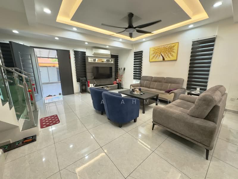 2-storey Terraced House for Sale in TAMAN PUCHONG UTAMA (Puchong) - Azira Ahmad - Living Room - PropertyGuru.com.my