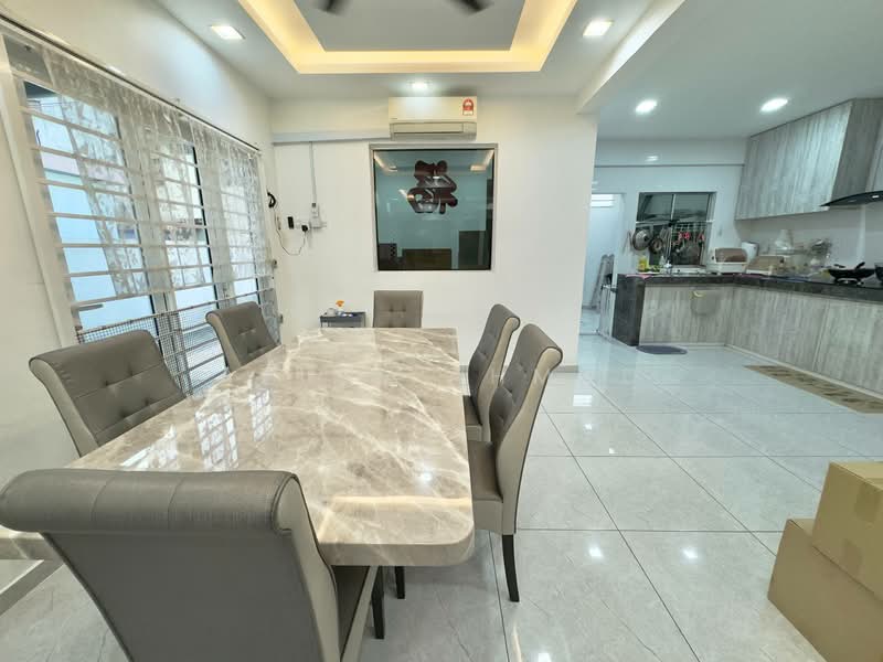 2-storey Terraced House for Sale in TAMAN PUCHONG UTAMA (Puchong) - Azira Ahmad - Dining Room - PropertyGuru.com.my