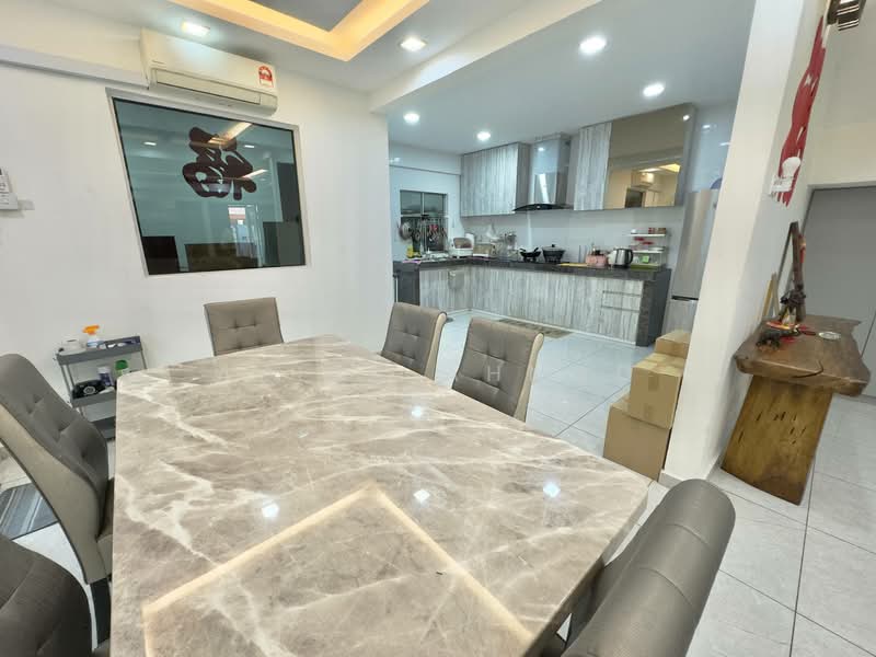 2-storey Terraced House for Sale in TAMAN PUCHONG UTAMA (Puchong) - Azira Ahmad - Dining Room - PropertyGuru.com.my