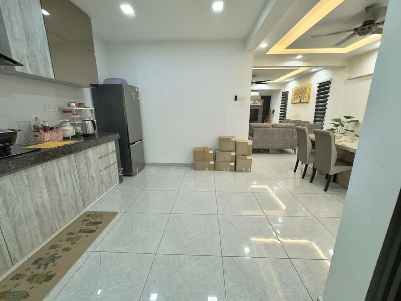 2-storey Terraced House for Sale in TAMAN PUCHONG UTAMA (Puchong) - Azira Ahmad - Kitchen - PropertyGuru.com.my