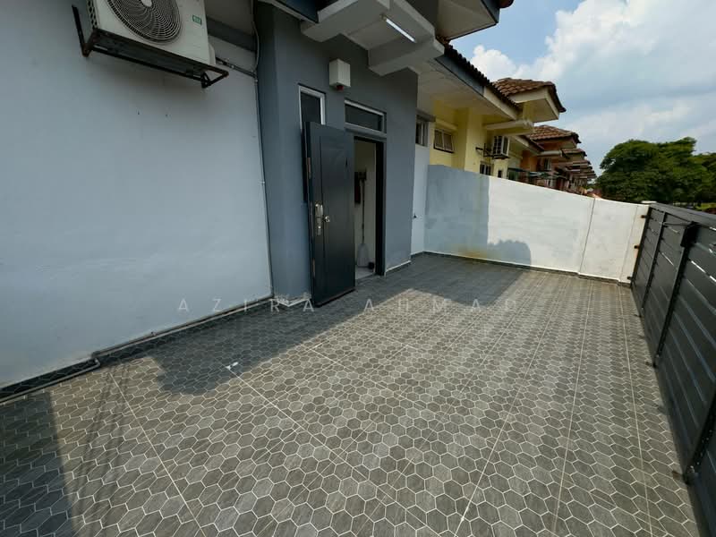 2-storey Terraced House for Sale in TAMAN PUCHONG UTAMA (Puchong) - Azira Ahmad - Exterior - PropertyGuru.com.my