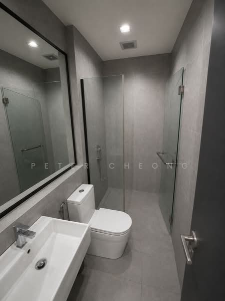 Servis Apartment untuk Disewa di The Square @ One City - Peter Cheong - Bathroom - PropertyGuru.com.my