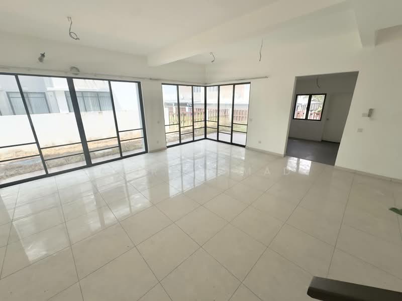 Rumah Berkembar untuk Dijual di Setia Ecohill (Semenyih) - Azira Ahmad - Living Room - PropertyGuru.com.my