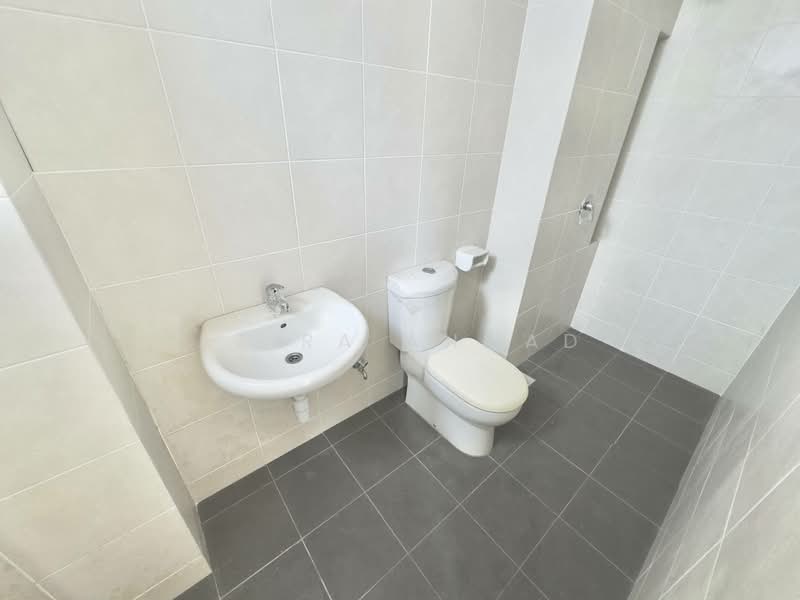 Rumah Berkembar untuk Dijual di Setia Ecohill (Semenyih) - Azira Ahmad - Bathroom - PropertyGuru.com.my