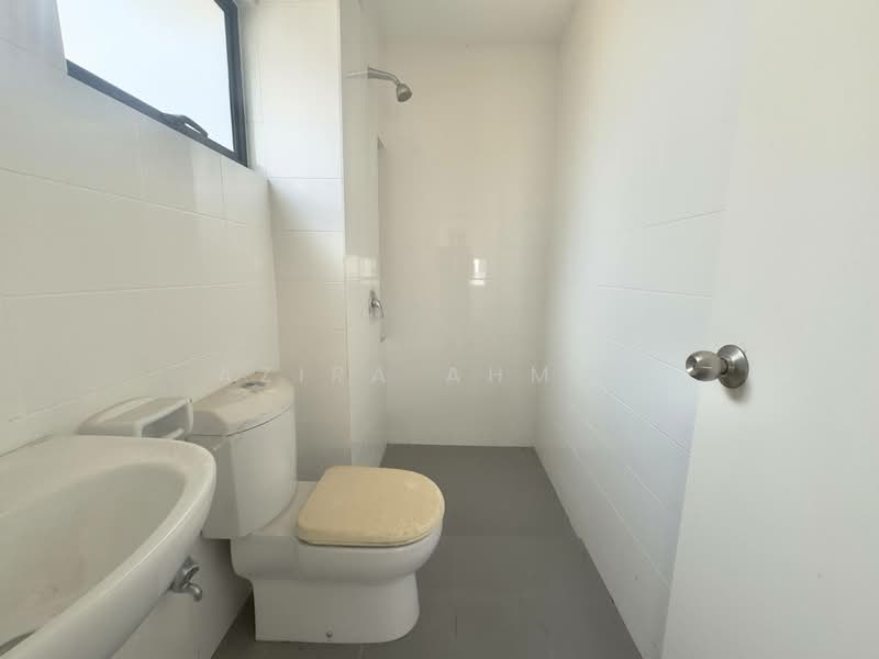 Rumah Berkembar untuk Dijual di Setia Ecohill (Semenyih) - Azira Ahmad - Bathroom - PropertyGuru.com.my