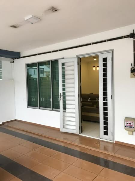 Rumah Teres 2 Tingkat untuk Dijual di Setia Tropika (Johor Bahru) - Chuan Liang - Car Porch  - PropertyGuru.com.my