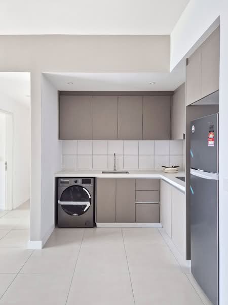 Servis Apartment untuk Disewa di Maya Ara Residences - Pearl Ho - Kitchen - PropertyGuru.com.my