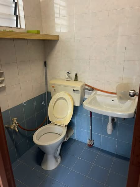 Pangsapuri untuk Dijual di Pangsapuri Lotus (Teratai) - Chatwin Poh - Bathroom - PropertyGuru.com.my
