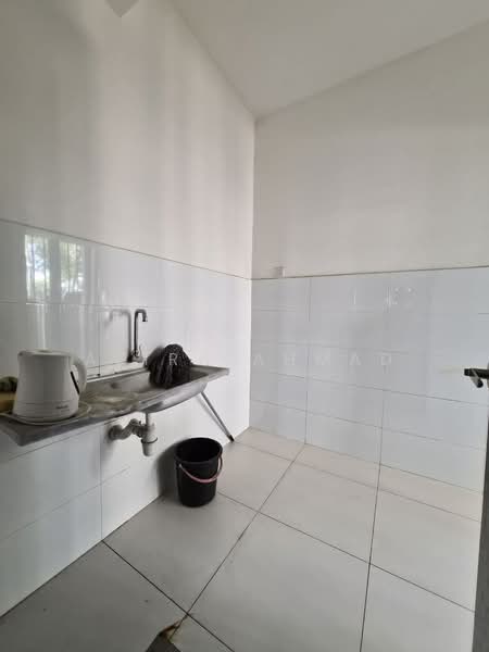 Rumah Teres 2 Tingkat untuk Dijual di Cybersouth (Dengkil) - Azira Ahmad - Kitchen - PropertyGuru.com.my