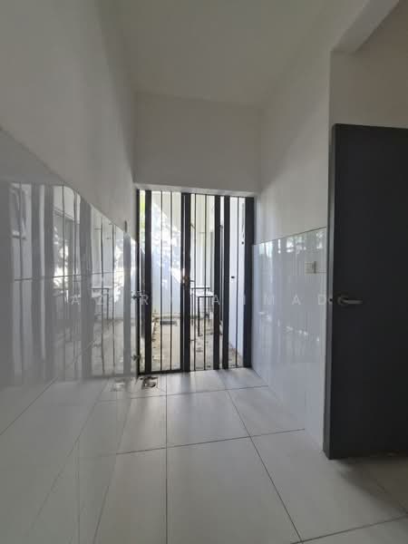 Rumah Teres 2 Tingkat untuk Dijual di Cybersouth (Dengkil) - Azira Ahmad - Corridor - PropertyGuru.com.my