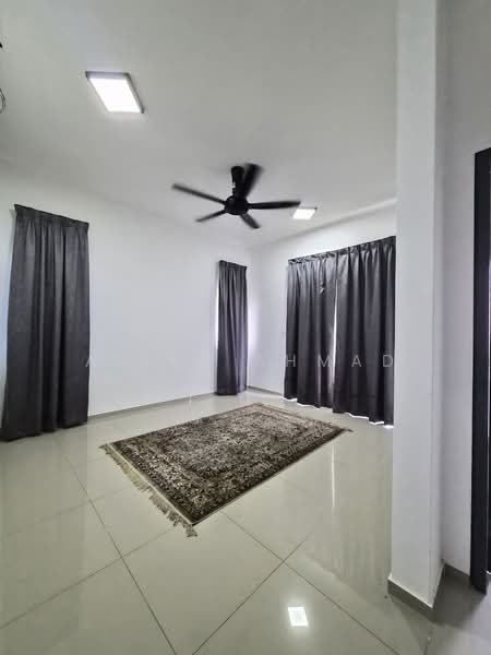 Rumah Teres 2 Tingkat untuk Dijual di Cybersouth (Dengkil) - Azira Ahmad - Living Room - PropertyGuru.com.my