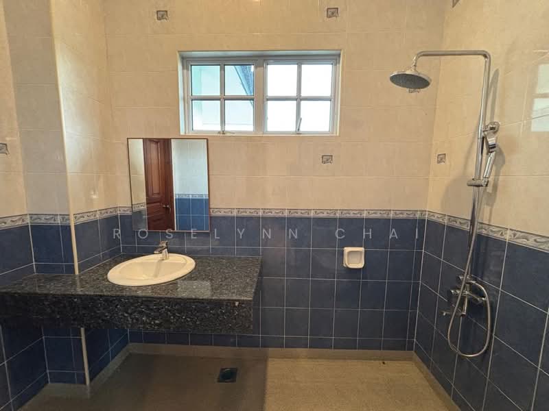Bungalow for Sale in Leisure Farm (Gelang Patah) - Roselynn Chai - Bathroom - PropertyGuru.com.my