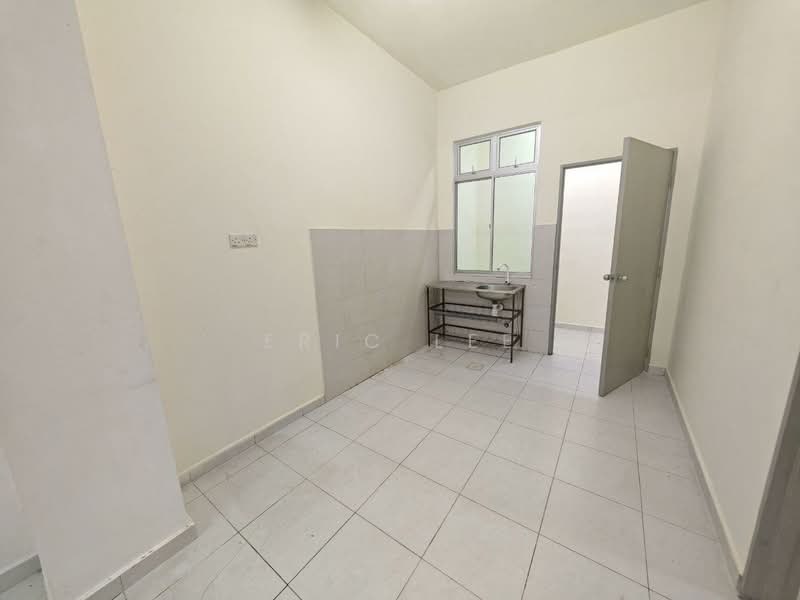 Rumah Teres 2 Tingkat untuk Dijual di Taman Pulai Mutiara (Iskandar Puteri (Nusajaya)) - Eric Lee - Kitchen - PropertyGuru.com.my