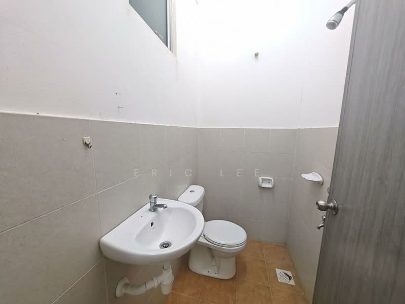 Rumah Teres 2 Tingkat untuk Dijual di Taman Pulai Mutiara (Iskandar Puteri (Nusajaya)) - Eric Lee - Bathroom - PropertyGuru.com.my