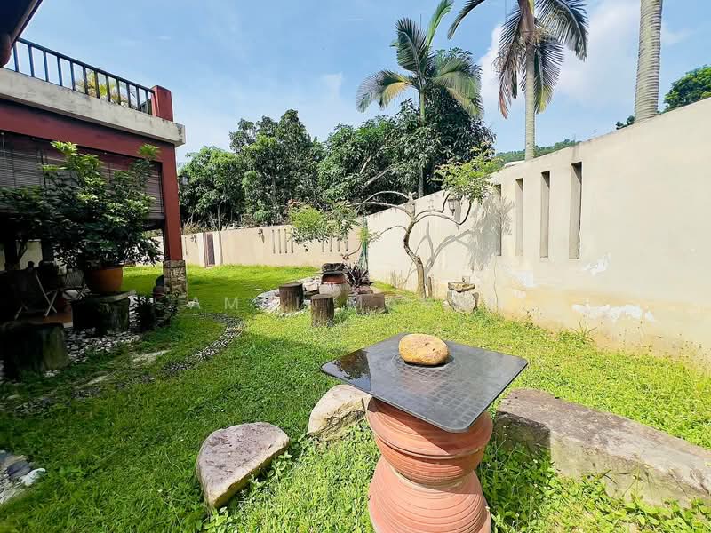 Rumah Berkembar untuk Dijual di Alam Damai (Cheras) - Amni Manan - Garden - PropertyGuru.com.my