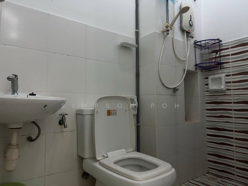 1-storey Terraced House for Sale in Setia Eco Gardens (Gelang Patah) - Simpson Poh - Bathroom - PropertyGuru.com.my
