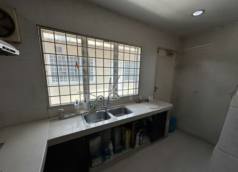 2-storey Terraced House for Sale in Usj 14 (Subang Jaya) - Alex Yin - Kitchen - PropertyGuru.com.my