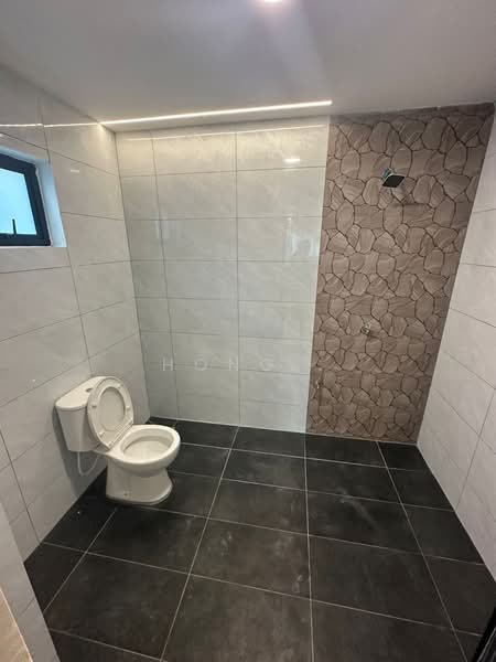 Rumah Berkembar untuk Dijual di Taman Sri Tebrau (Johor Bahru) - Hong . - Bathroom - PropertyGuru.com.my