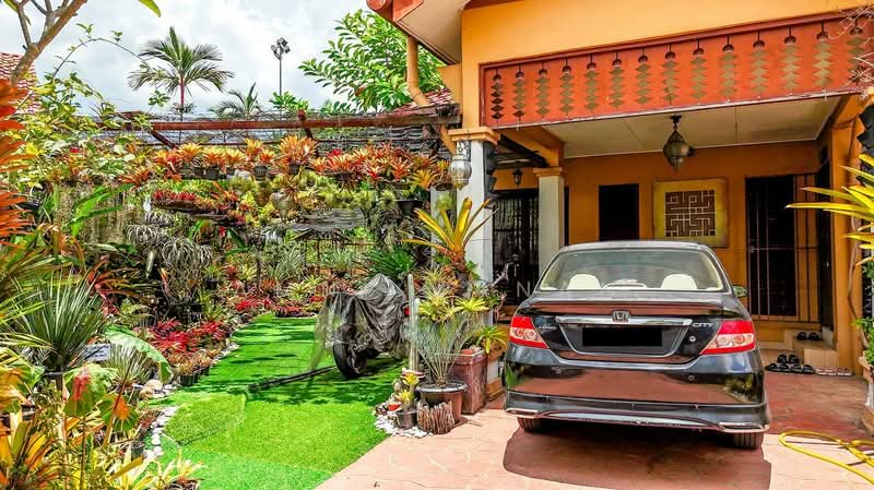 2-storey Terraced House for Sale in Alam Damai (Cheras) - Amni Manan - Exterior - PropertyGuru.com.my