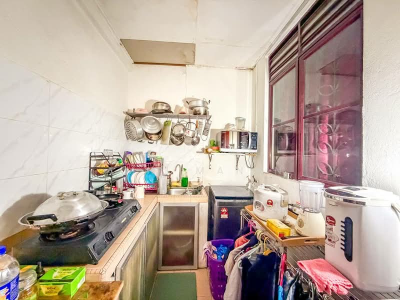 2-storey Terraced House for Sale in Alam Damai (Cheras) - Amni Manan - Kitchen - PropertyGuru.com.my