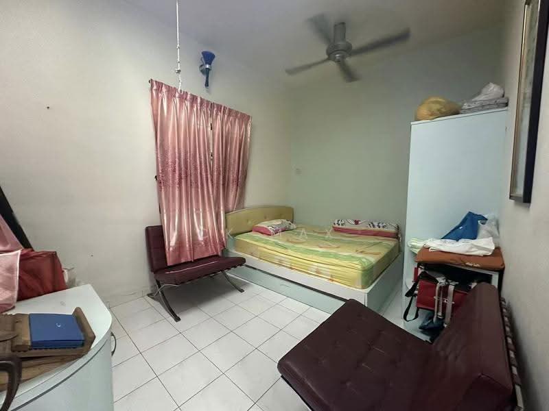 2-storey Terraced House for Sale in Anjung Bercham Utara (Ipoh) - Ck Max - Bedroom - PropertyGuru.com.my