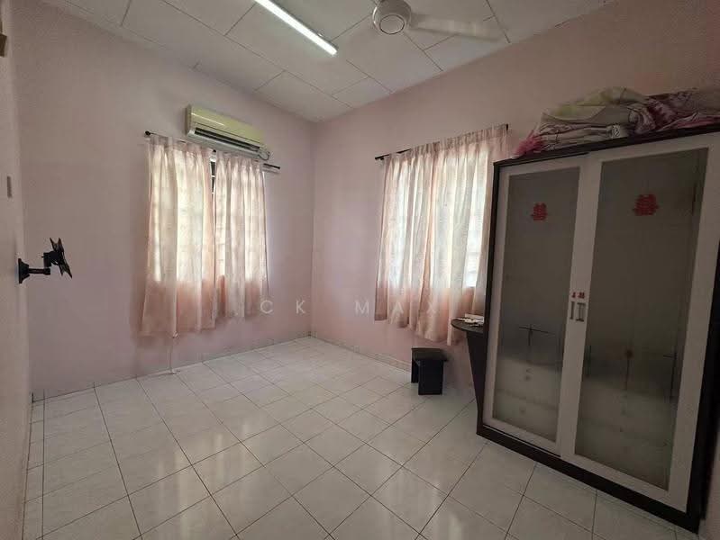 2-storey Terraced House for Sale in Anjung Bercham Utara (Ipoh) - Ck Max - Bedroom - PropertyGuru.com.my