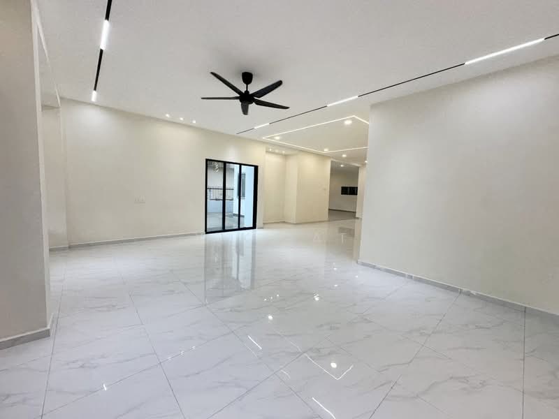 Rumah Berkembar untuk Dijual di Taman Sentosa (Johor Bahru) - Yik Tat - Living Room - PropertyGuru.com.my