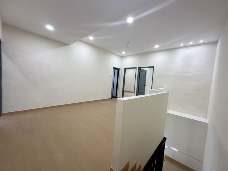 Rumah Berkembar untuk Dijual di Taman Sentosa (Johor Bahru) - Yik Tat - PropertyGuru.com.my