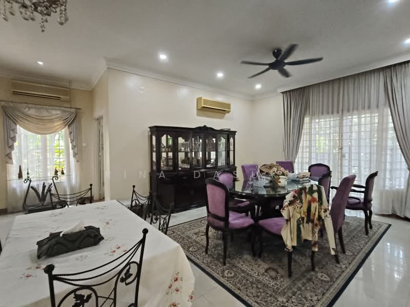 Rumah Banglo untuk Dijual di Bukit Jelutong (Shah Alam) - Rina Dasuki - Dining Room - PropertyGuru.com.my
