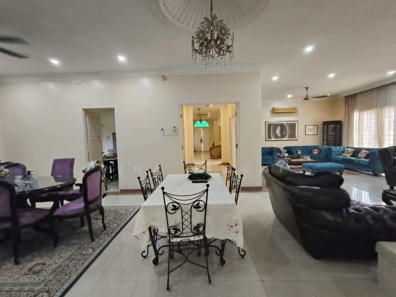 Rumah Banglo untuk Dijual di Bukit Jelutong (Shah Alam) - Rina Dasuki - Living Room - PropertyGuru.com.my