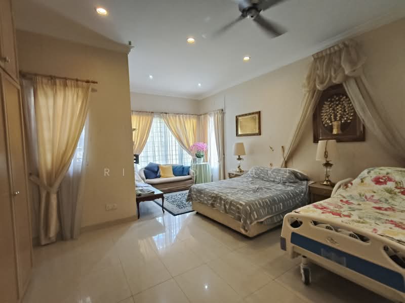 Rumah Banglo untuk Dijual di Bukit Jelutong (Shah Alam) - Rina Dasuki - Bedroom - PropertyGuru.com.my