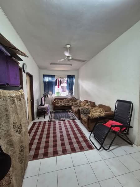 Apartment for Sale at Pangsapuri Orkid - Reen Mohamad - Living Room - PropertyGuru.com.my