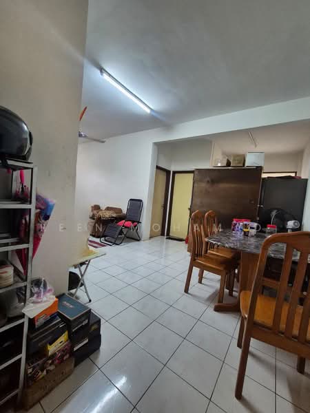 Apartment for Sale at Pangsapuri Orkid - Reen Mohamad - Living Room - PropertyGuru.com.my