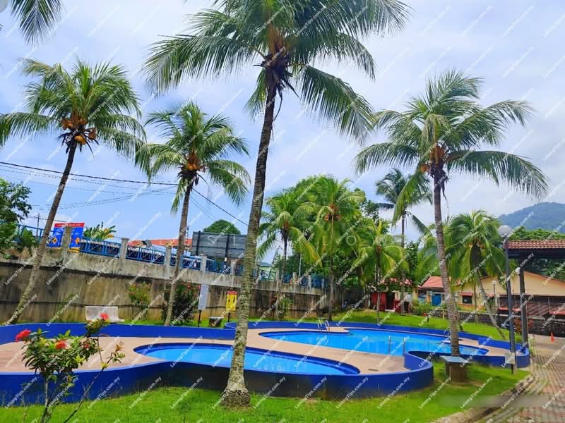 Kondominium untuk Dijual di Azuria Condominium - Leslie Low - Exterior - PropertyGuru.com.my